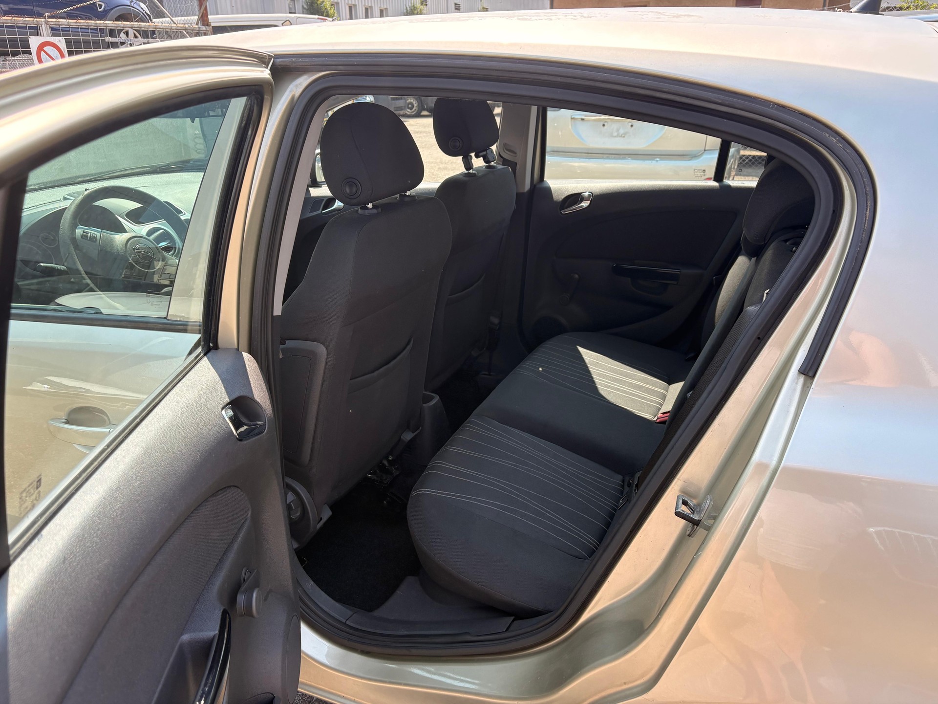 OPEL Corsa 1.4 TP Enjoy-image-9