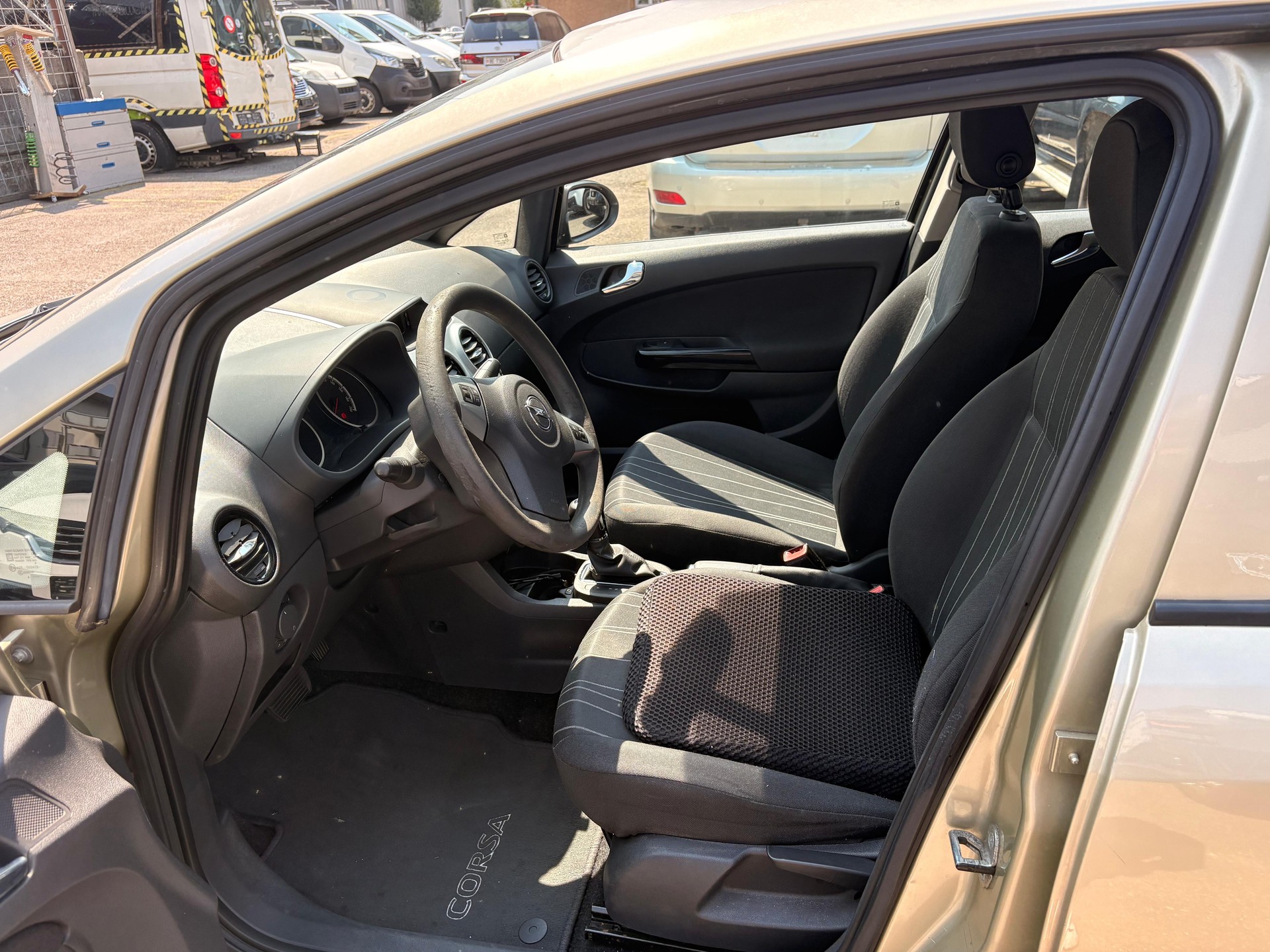 OPEL Corsa 1.4 TP Enjoy-image-5