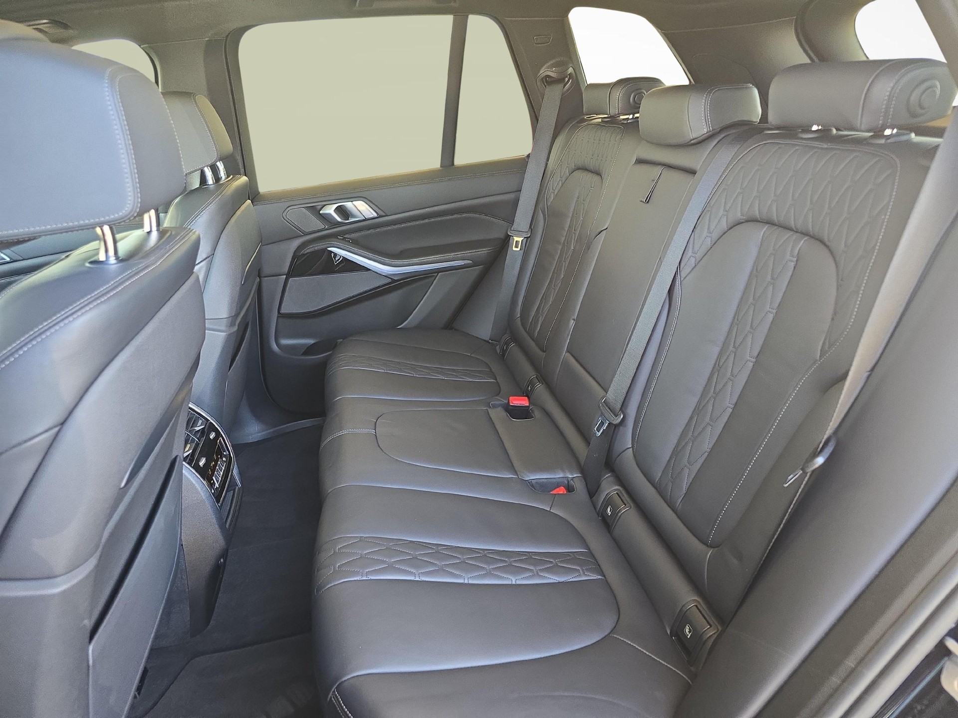BMW X5 40i xDrive SAG / Jetzt mit attraktivem 1.99% Leasing-image-10