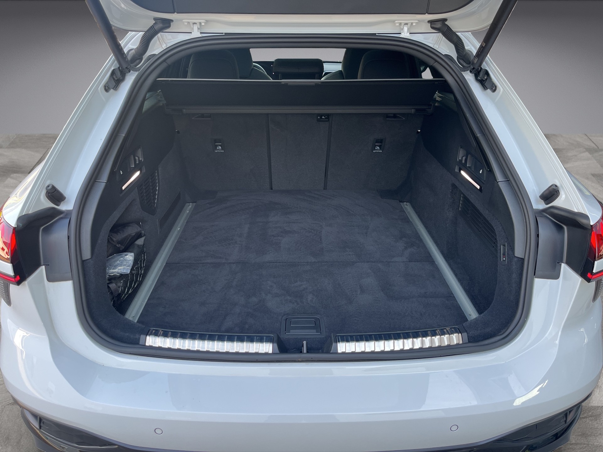 AUDI A6 Avant TFSI quattro 270 kW S tronic*B&O Sound, 360°Kamera, 20"Alu, Panodach, AHK, (5-Jahre Garantie)-image-17