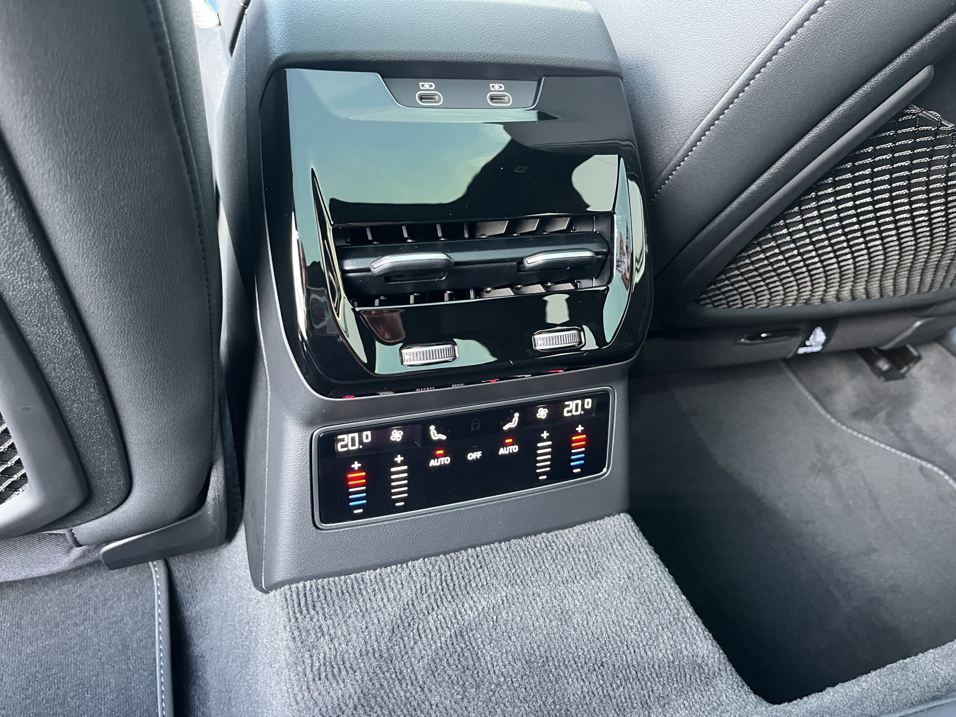 AUDI A6 Avant TFSI quattro 270 kW S tronic*B&O Sound, 360°Kamera, 20"Alu, Panodach, AHK, (5-Jahre Garantie)-image-12