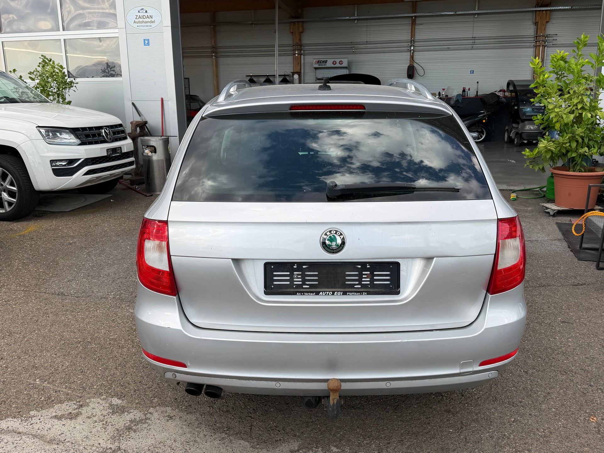 SKODA Superb Combi 1.8 TSI Elegance DSG-image-4