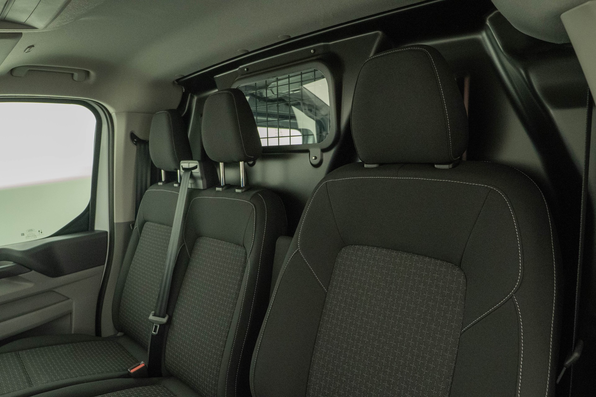 FORD Transit C Van 320 L1 2.5 Duratec 233 Trend PHEV-image-8