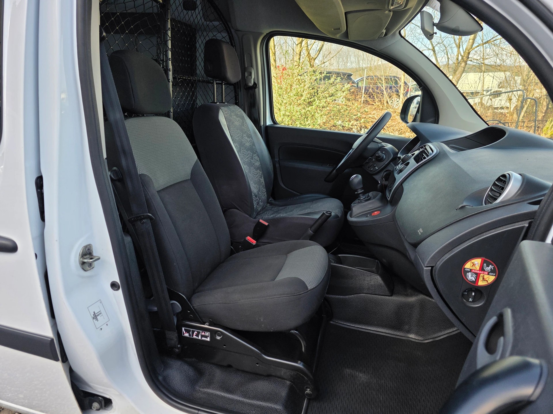 RENAULT Kangoo Maxi dCi 95 ENERGY Business 2 Pl./2 pl. * Ab MFK *-image-9