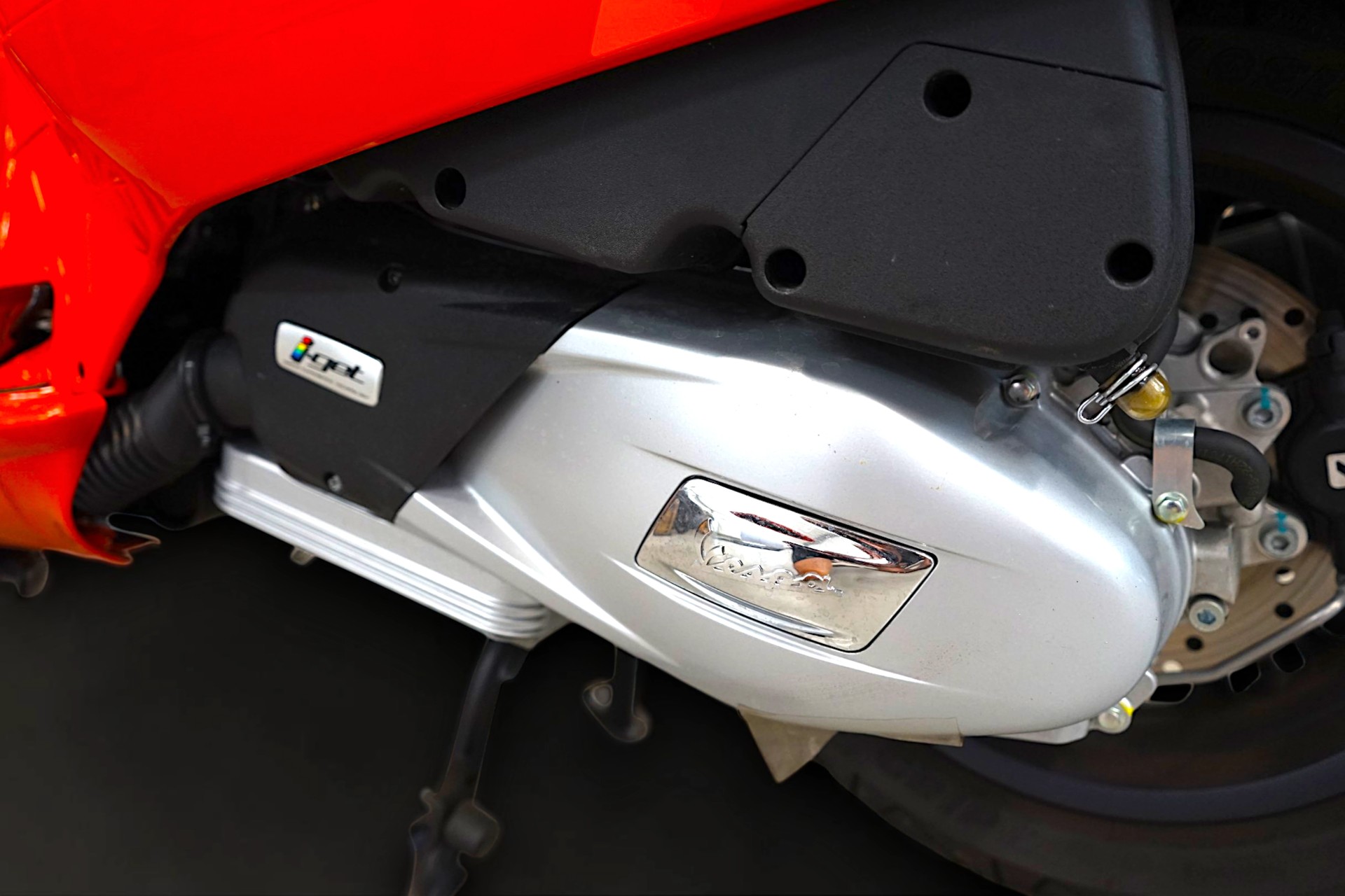 PIAGGIO Vespa GTS 125 Super Sport ABS-image-13