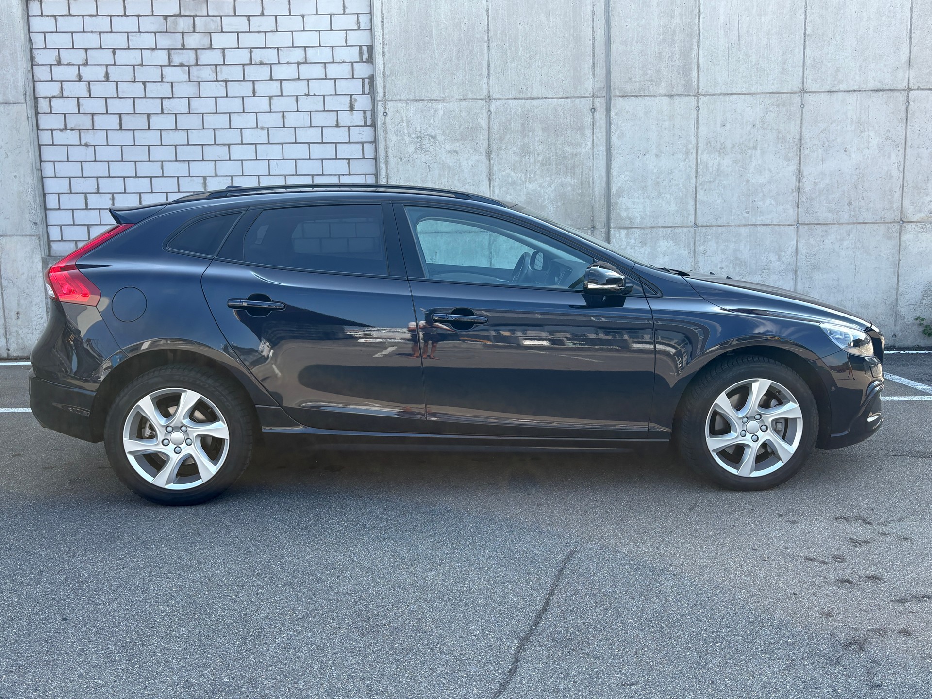VOLVO 2.0 T5 Summum AWD S/S-image-1