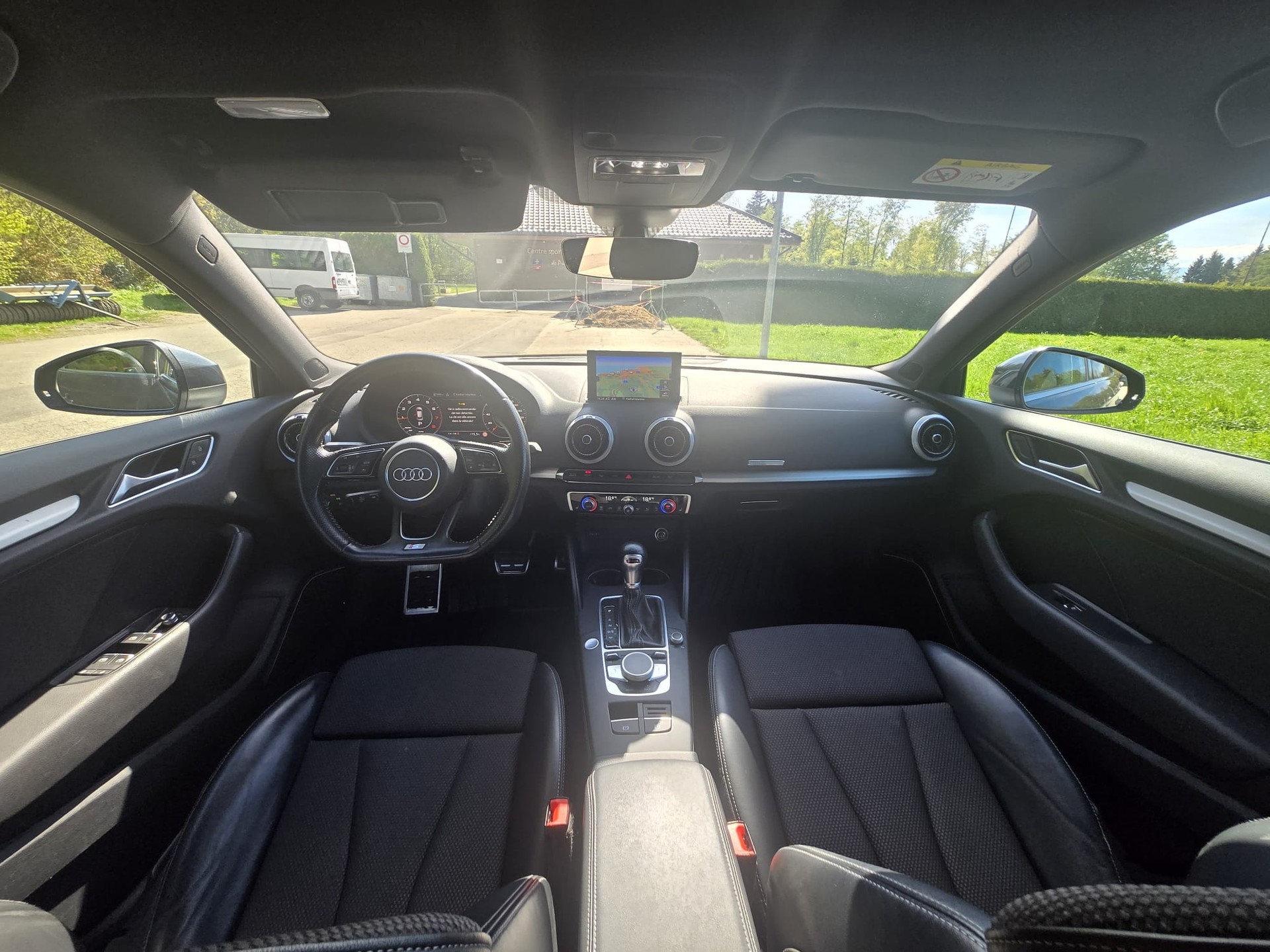 AUDI A3 Sportback 1.5 TFSI S-tronic Sport-image-9
