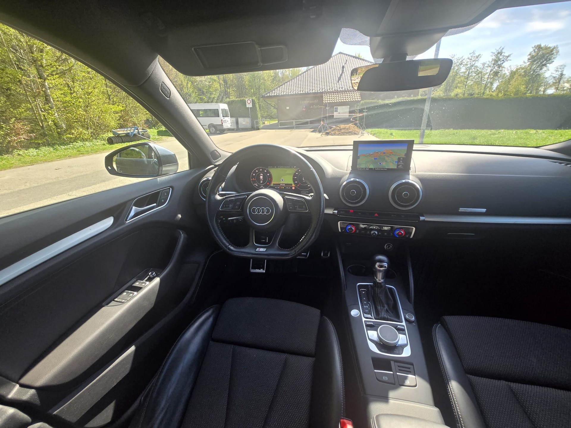 AUDI A3 Sportback 1.5 TFSI S-tronic Sport-image-10