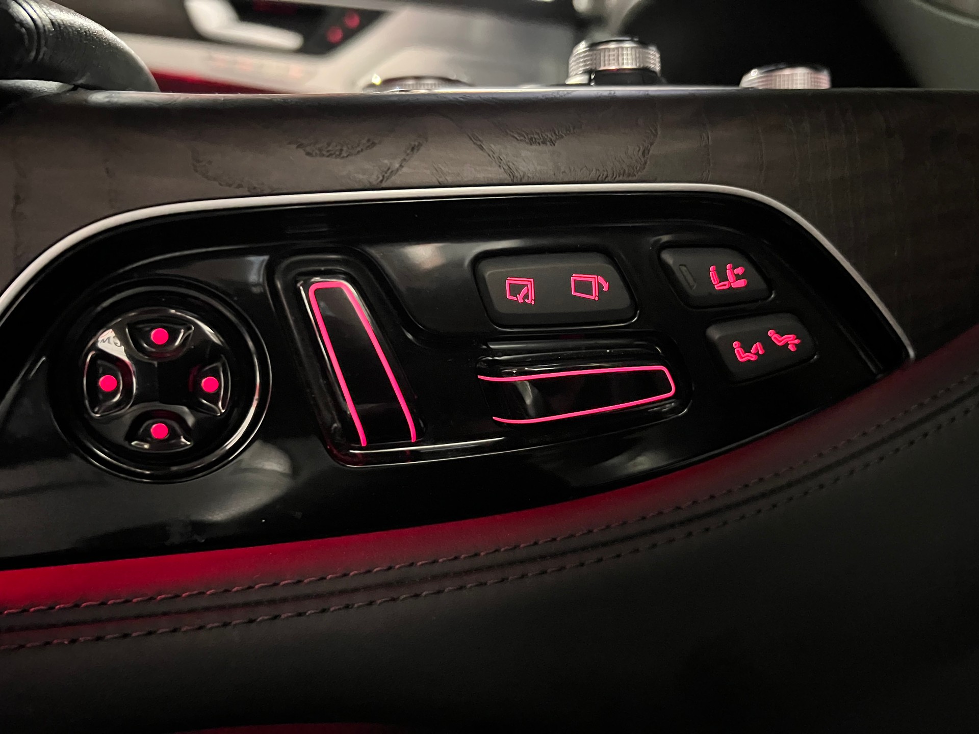 AUDI A8 L 3.0 TDI quattro tiptronic-image-18