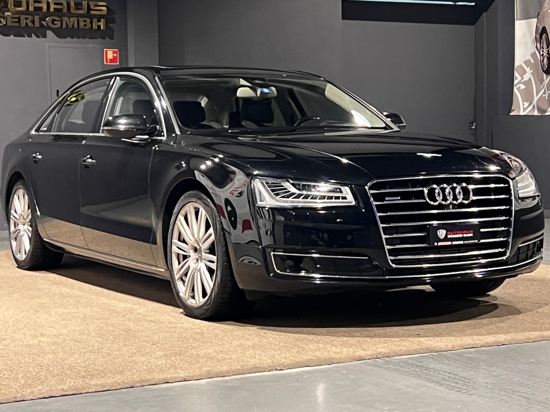 AUDI A8 L 3.0 TDI quattro tiptronic-image-0