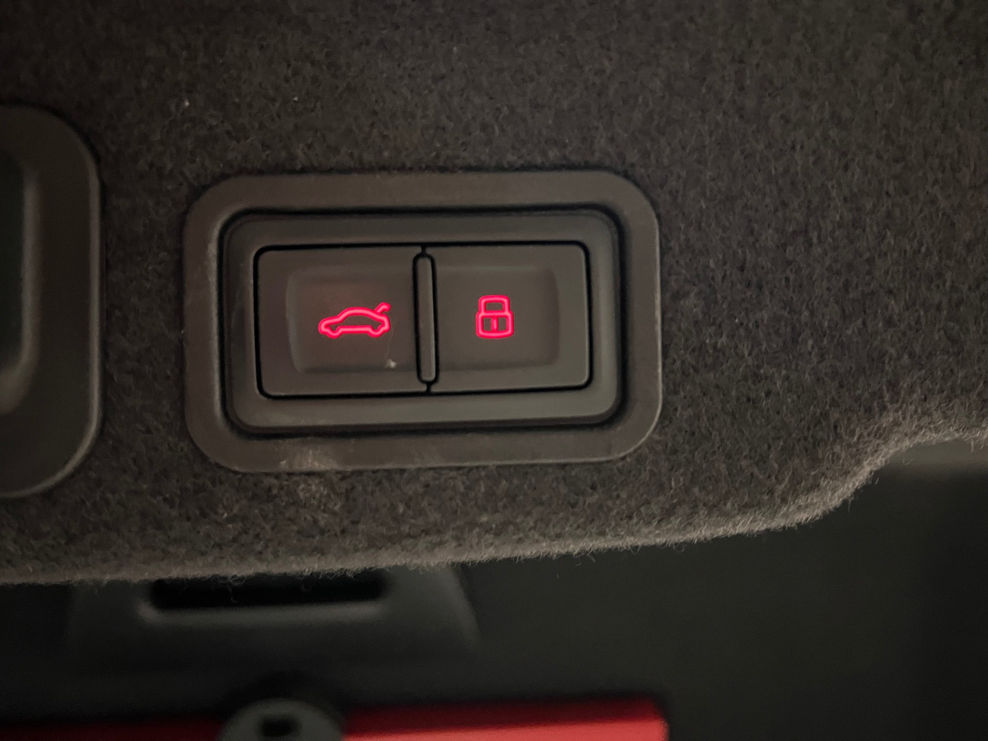 AUDI A8 L 3.0 TDI quattro tiptronic-image-31