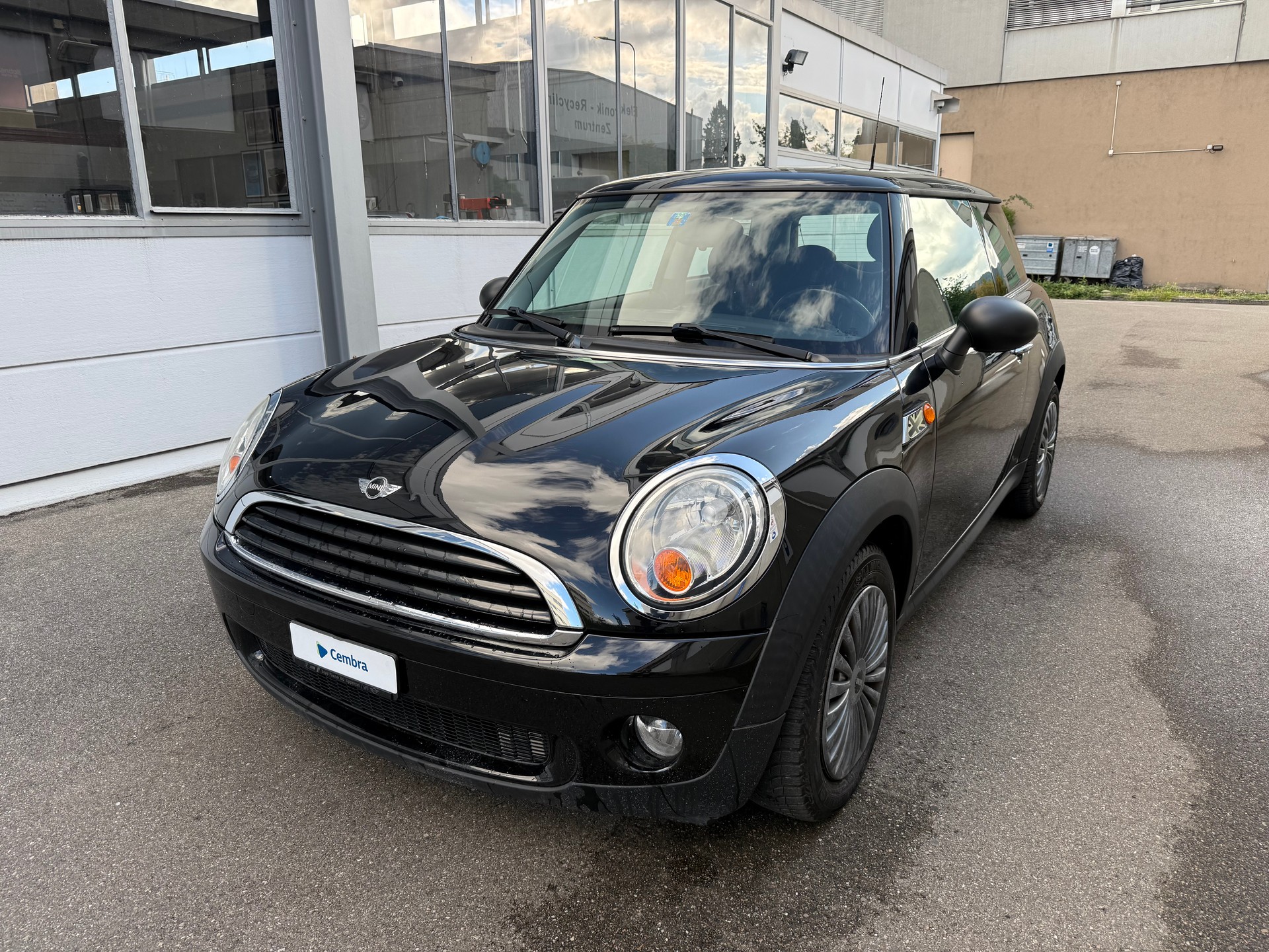 MINI One-image-0