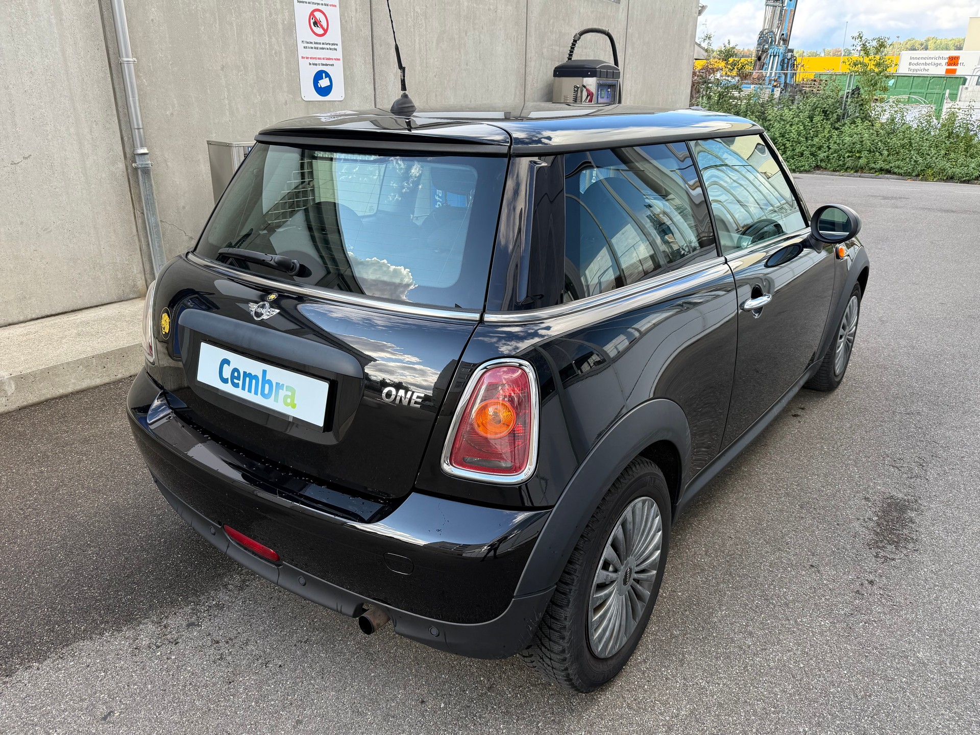 MINI One-image-3