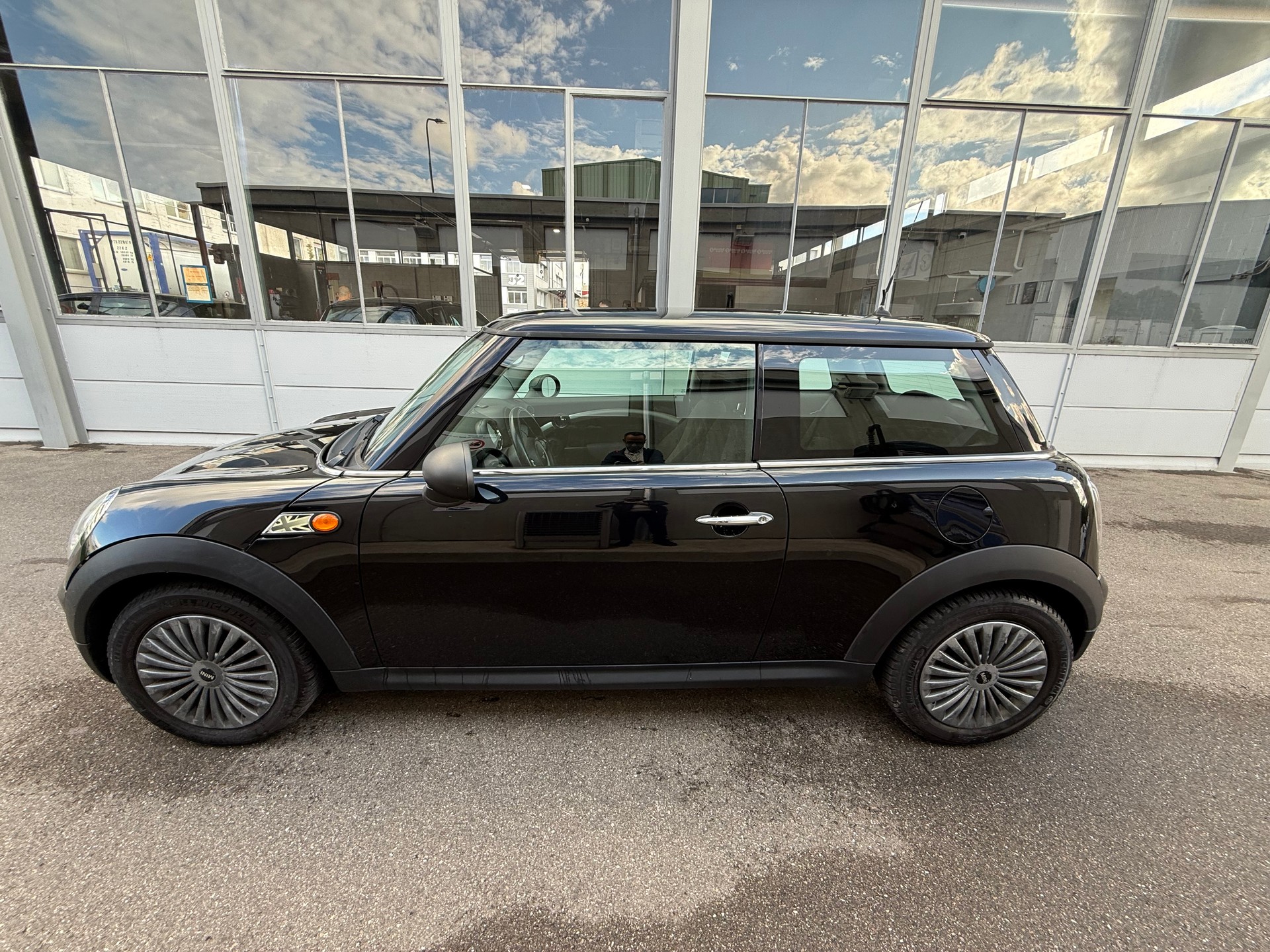 MINI One-image-6