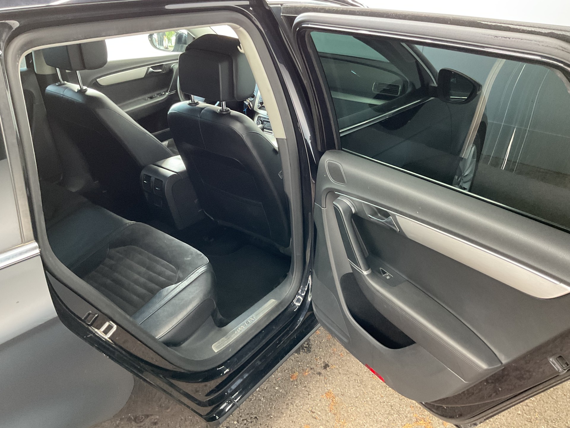 VW Passat Variant 2.0 TDI BMT Highline DSG-image-9