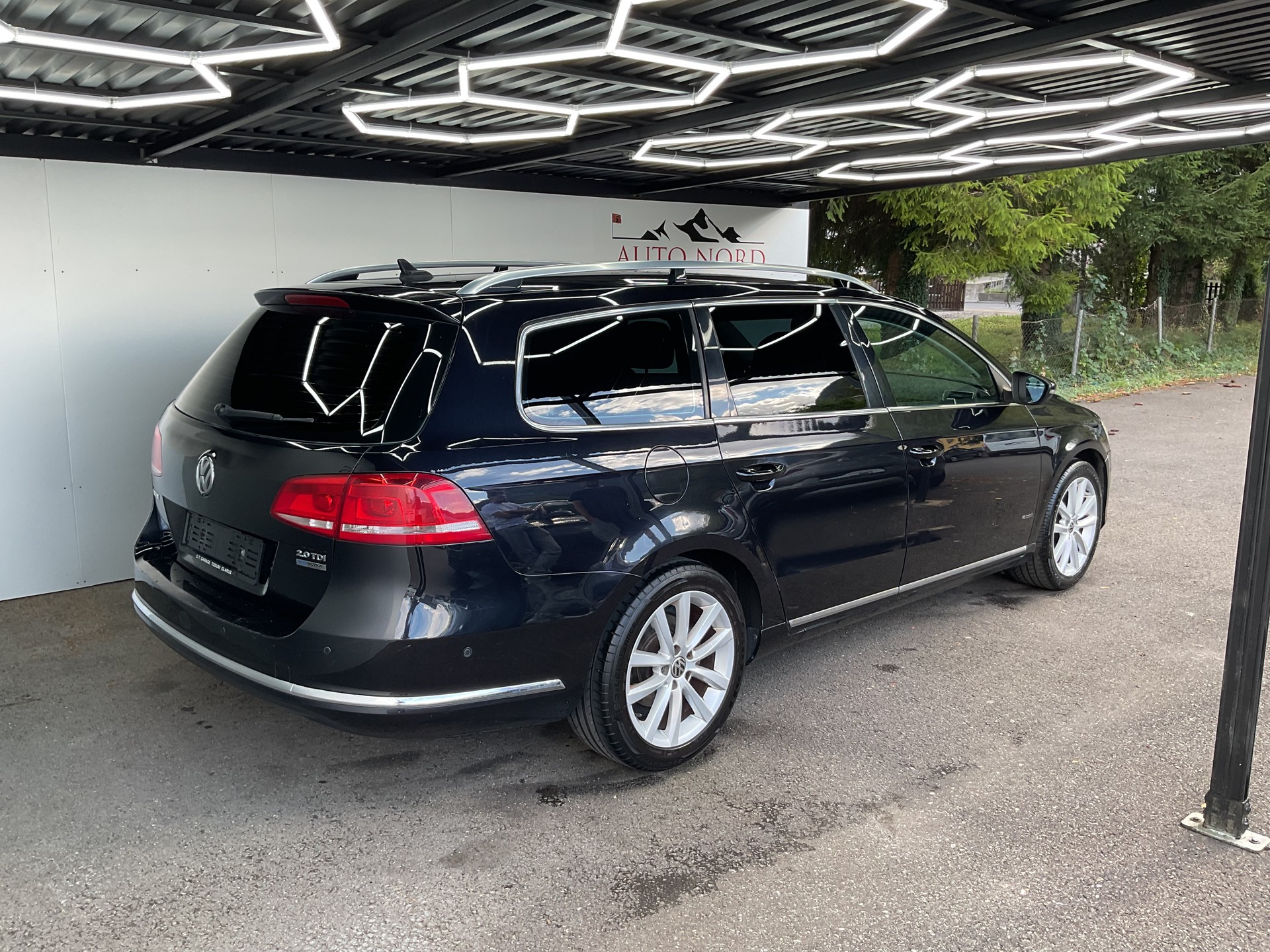 VW Passat Variant 2.0 TDI BMT Highline DSG-image-5