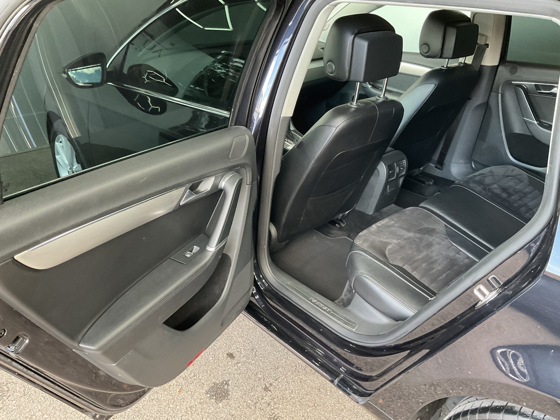 VW Passat Variant 2.0 TDI BMT Highline DSG-image-7