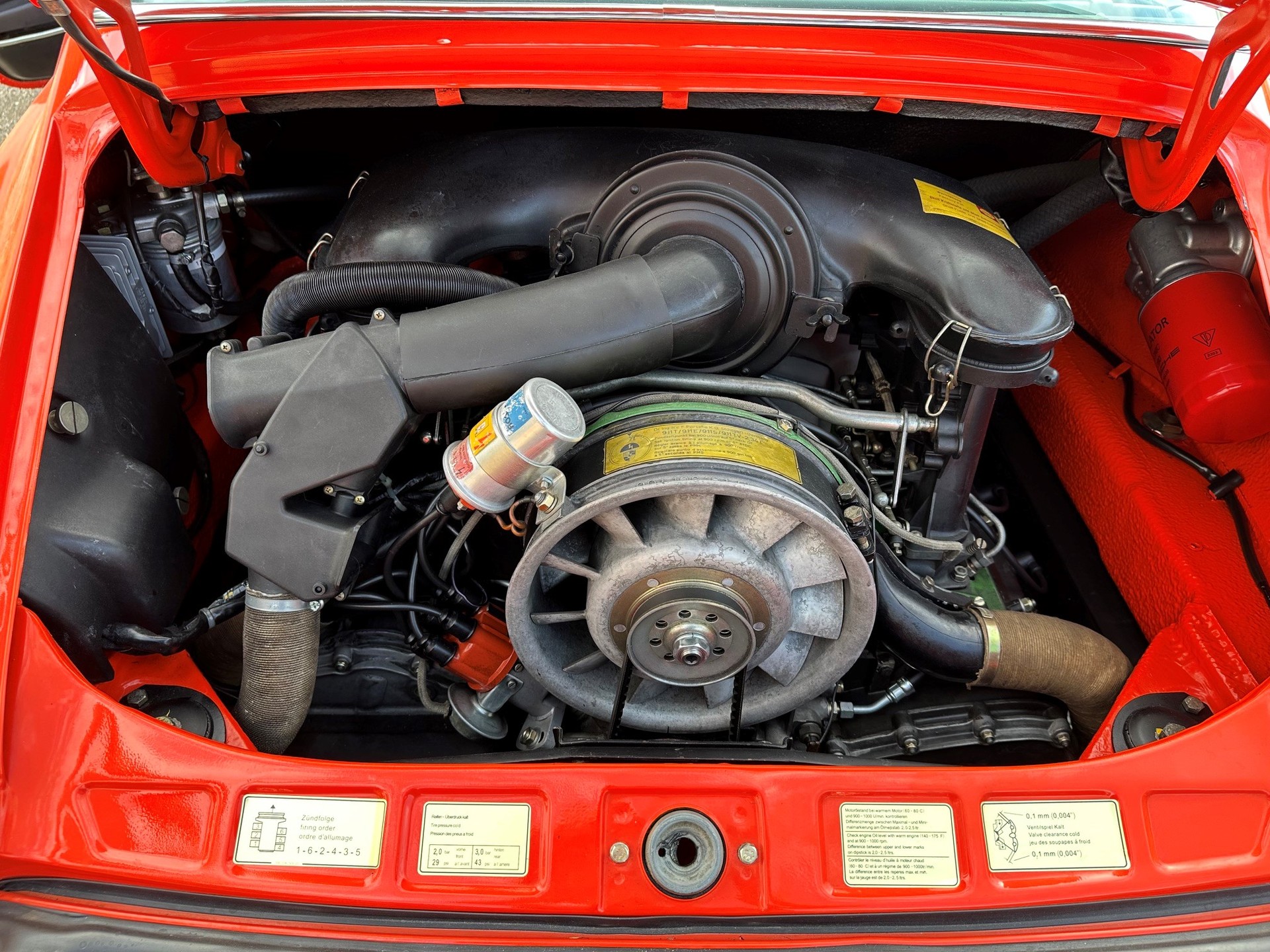 PORSCHE Targa 911 E (Oelklappe)-image-9
