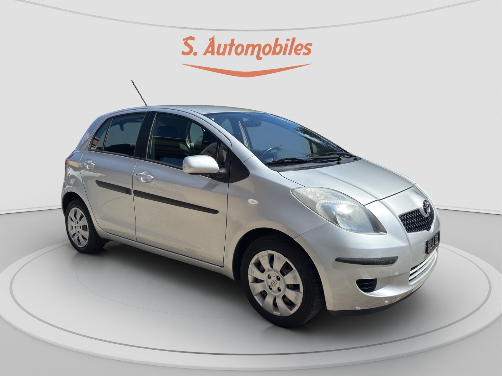 TOYOTA Yaris 1.3 Linea Sol-image-2