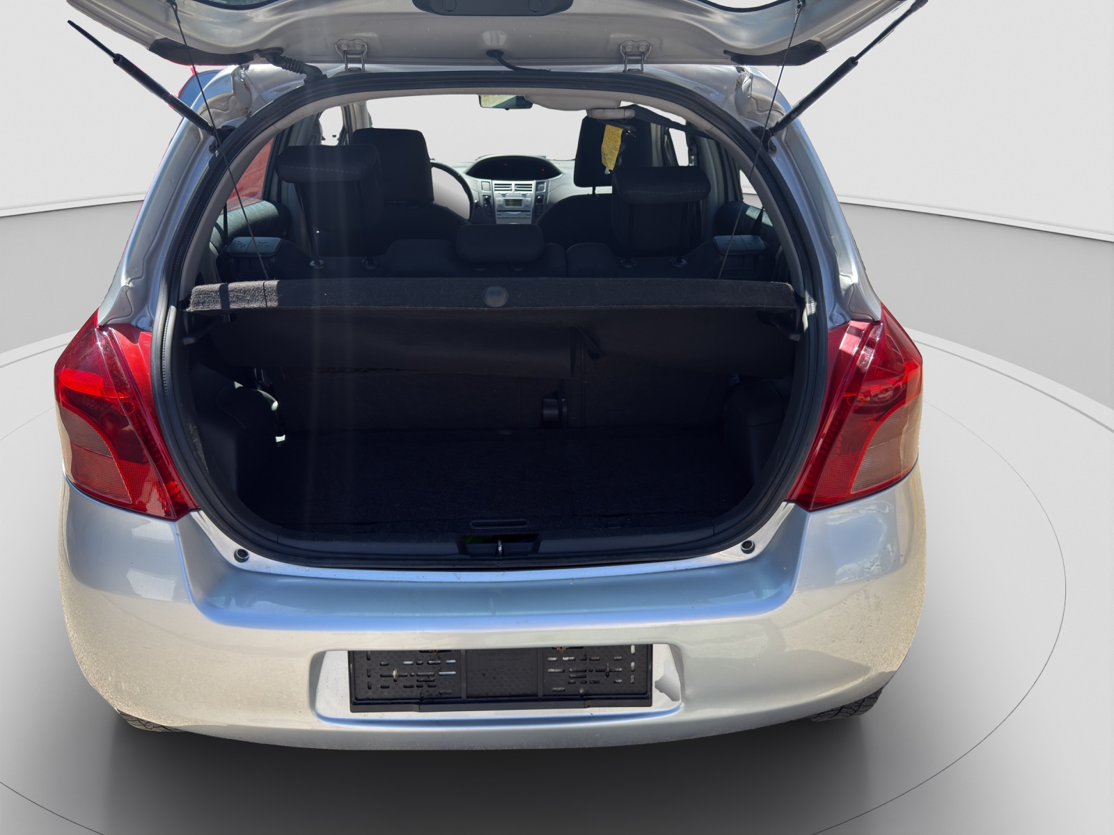 TOYOTA Yaris 1.3 Linea Sol-image-8