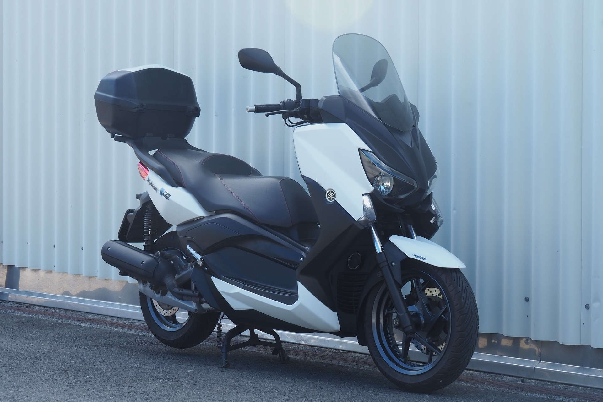 YAMAHA YP125RA-showroom-element-2
