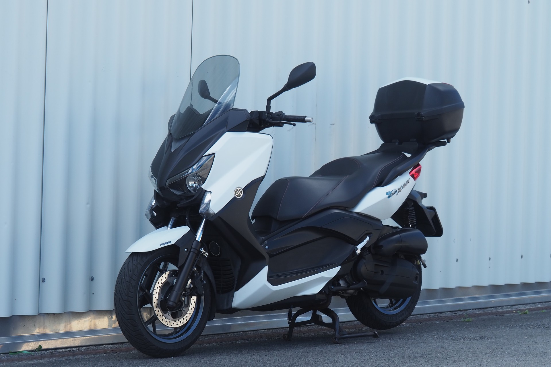 YAMAHA YP125RA-showroom-element-3