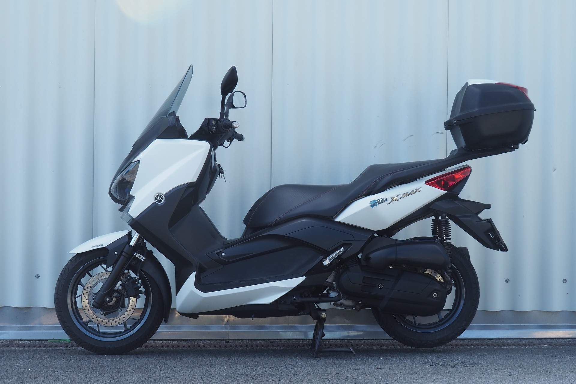 YAMAHA YP125RA-showroom-element-1
