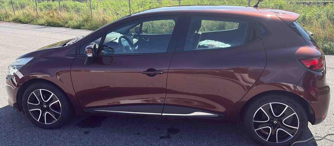 RENAULT Clio 0.9 12V Swiss Edition-image-2