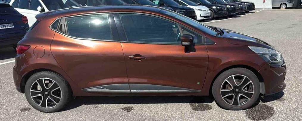RENAULT Clio 0.9 12V Swiss Edition-image-3