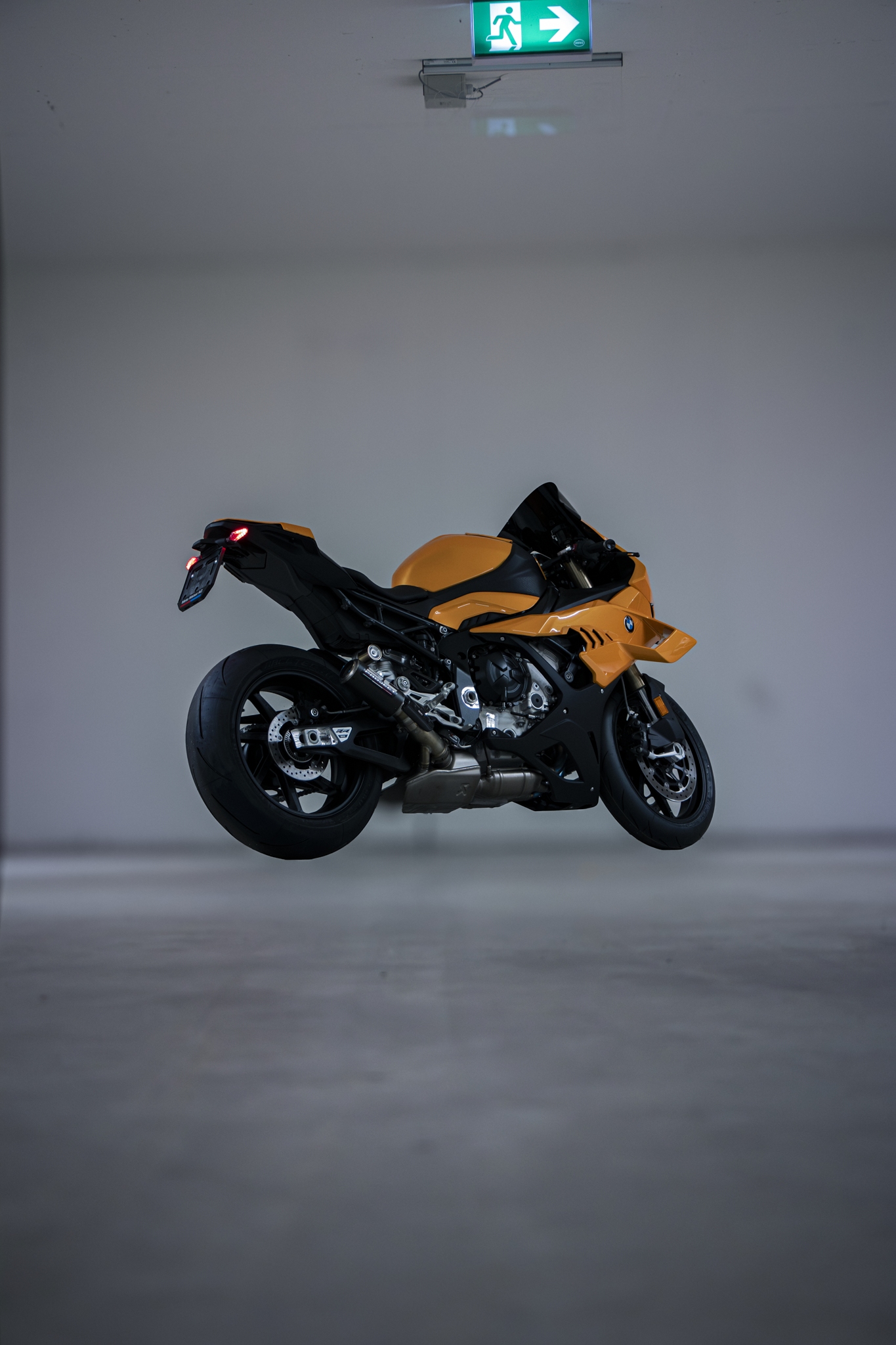 BMW S 1000 RR-showroom-element-3
