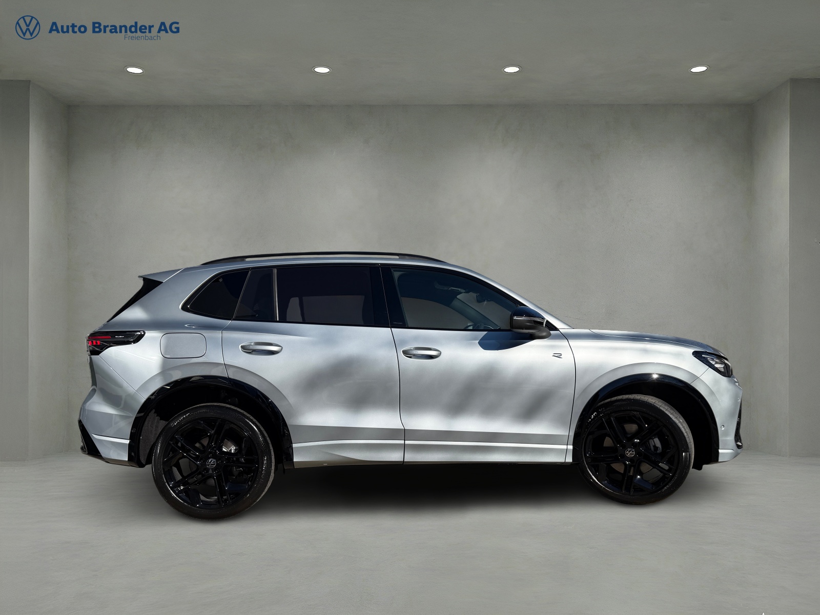 VW Tiguan 2.0 TSI DSG R-Line 4Motion-image-5