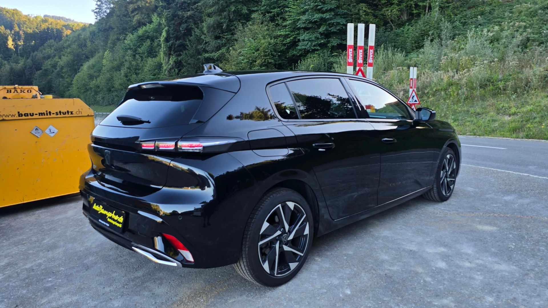 PEUGEOT 308 1.2 Pure Tech Allure Pack EAT8-image-4
