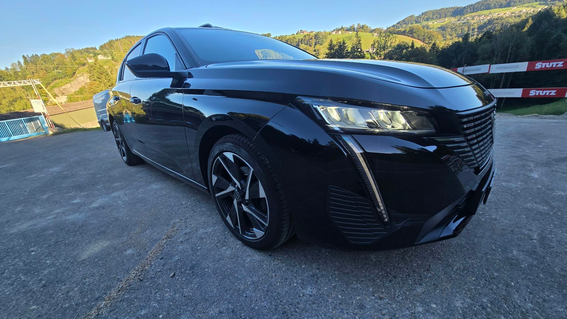 PEUGEOT 308 1.2 Pure Tech Allure Pack EAT8-image-9