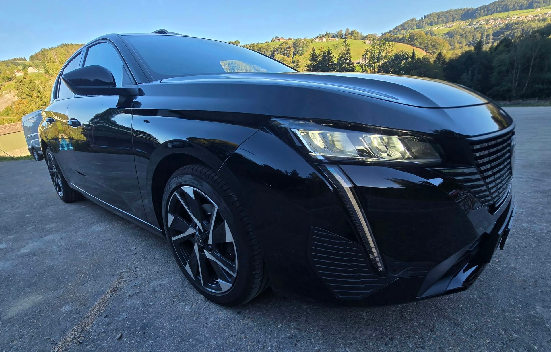 PEUGEOT 308 1.2 Pure Tech Allure Pack EAT8-image-6