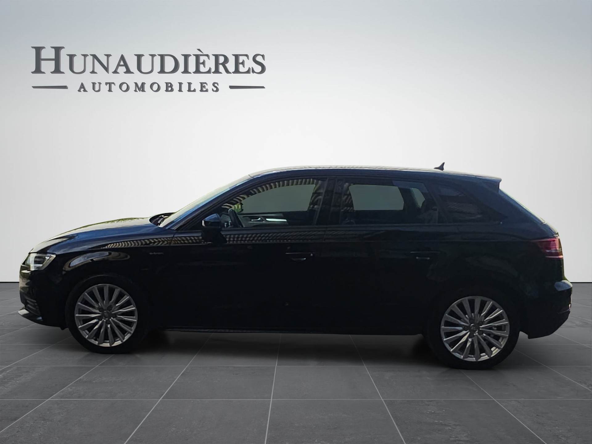 AUDI A3 Sportback 1.4 e-tron S-tronic-image-6