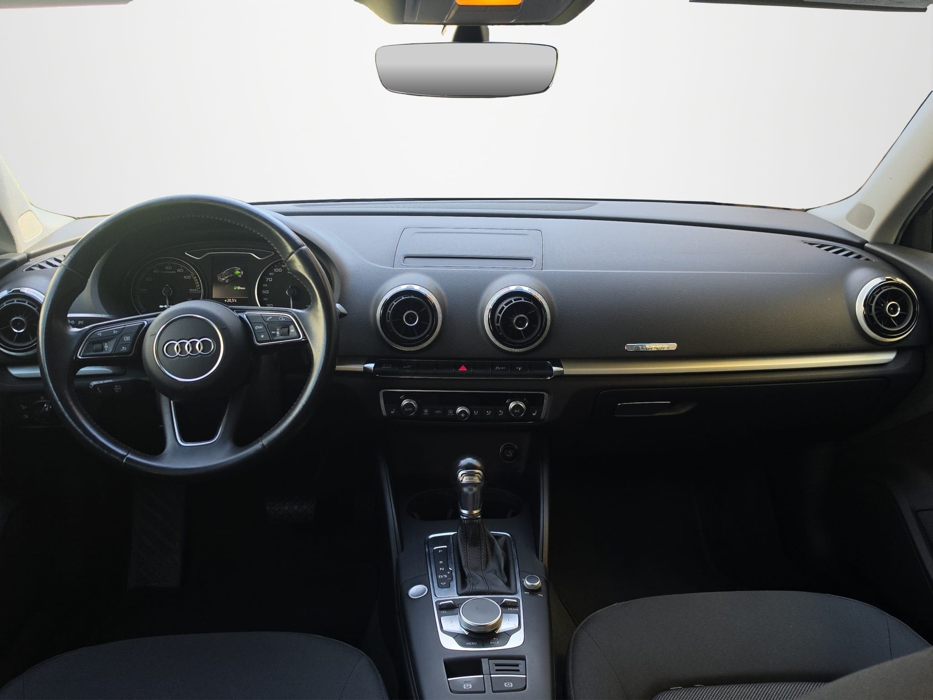 AUDI A3 Sportback 1.4 e-tron S-tronic-image-10
