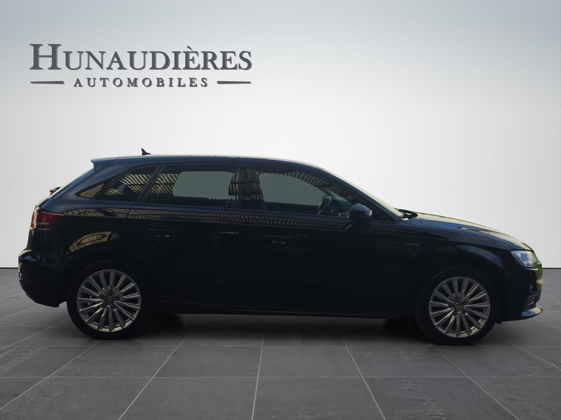 AUDI A3 Sportback 1.4 e-tron S-tronic-image-7