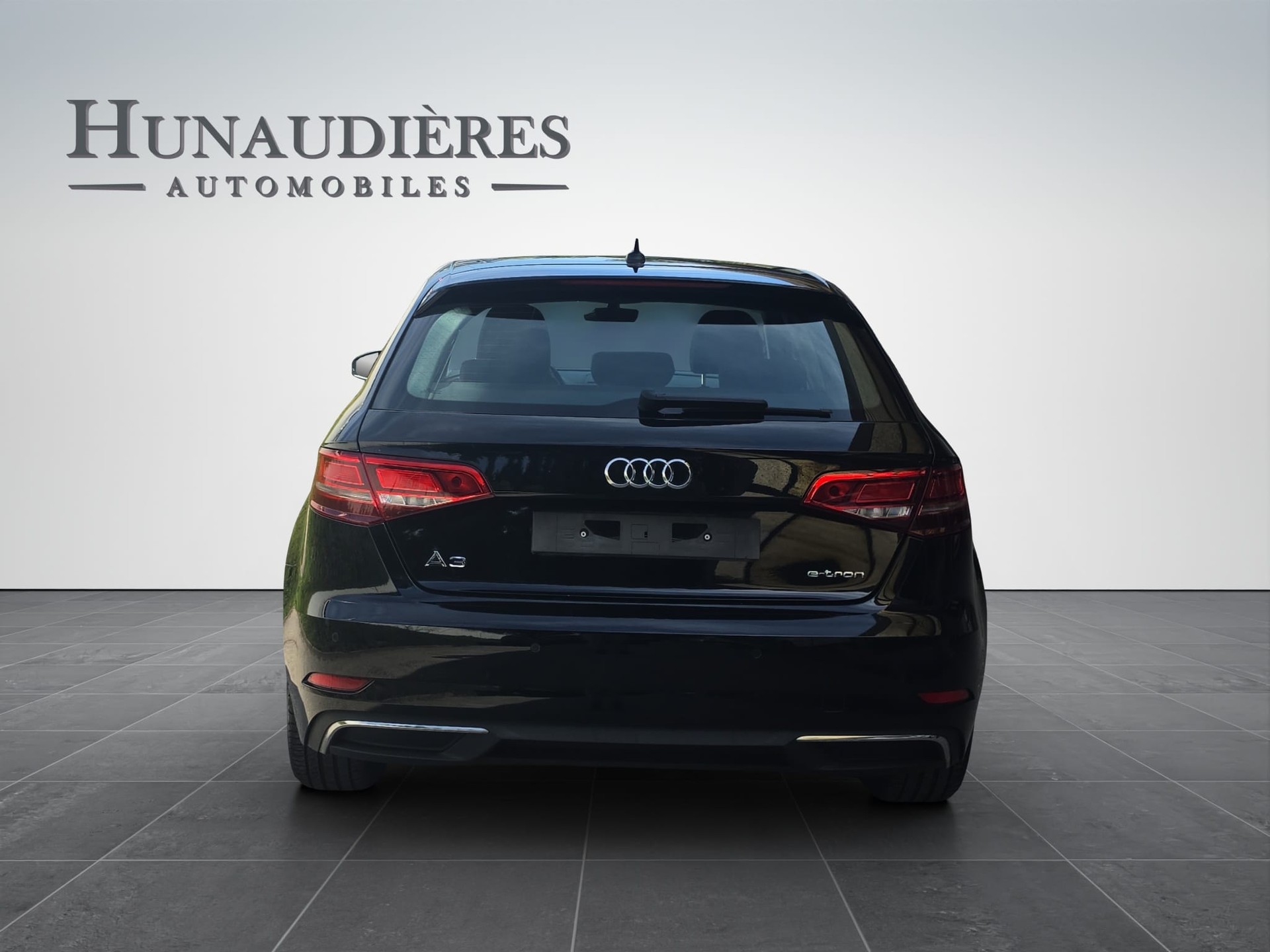 AUDI A3 Sportback 1.4 e-tron S-tronic-image-5