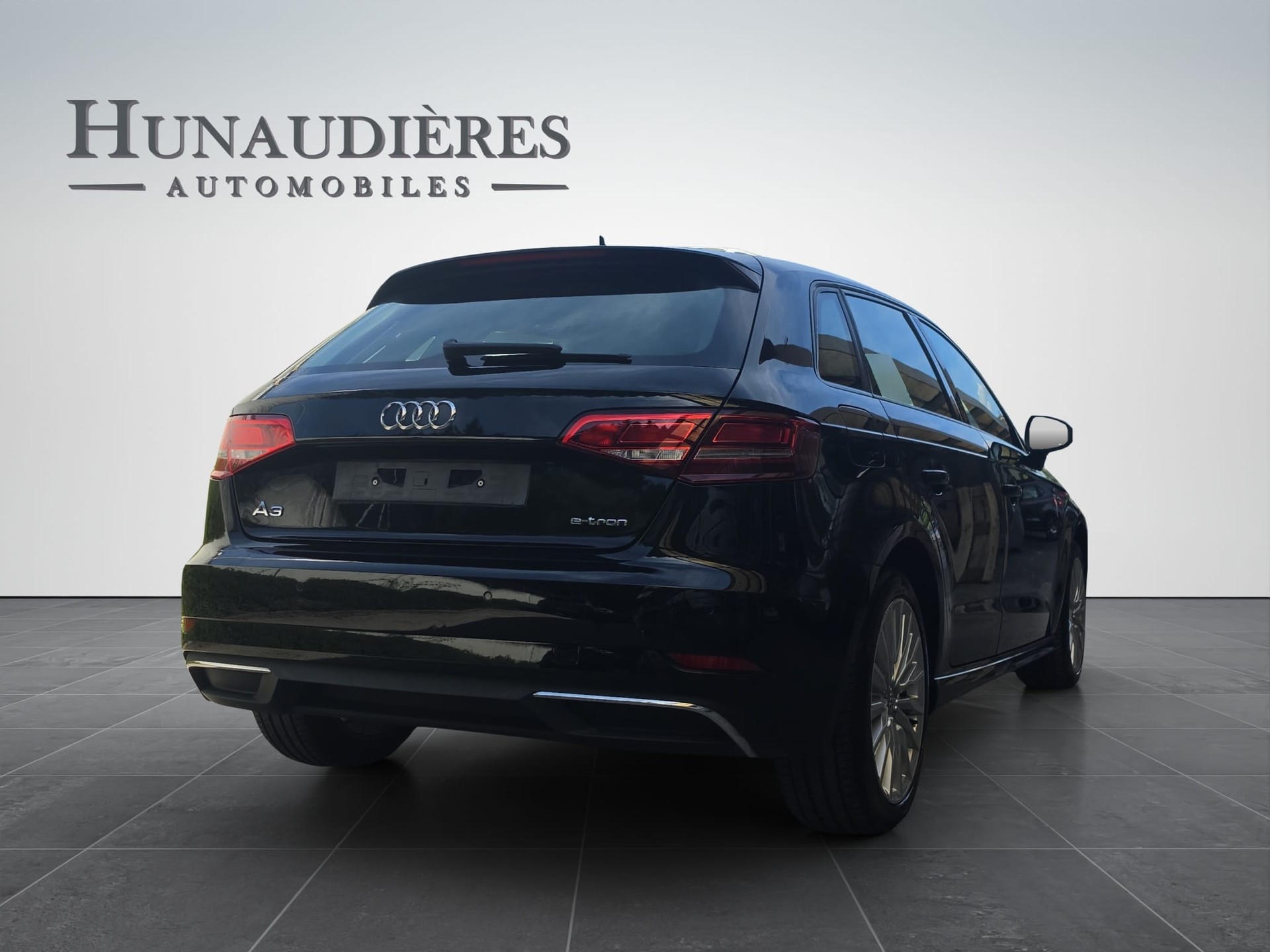 AUDI A3 Sportback 1.4 e-tron S-tronic-image-3