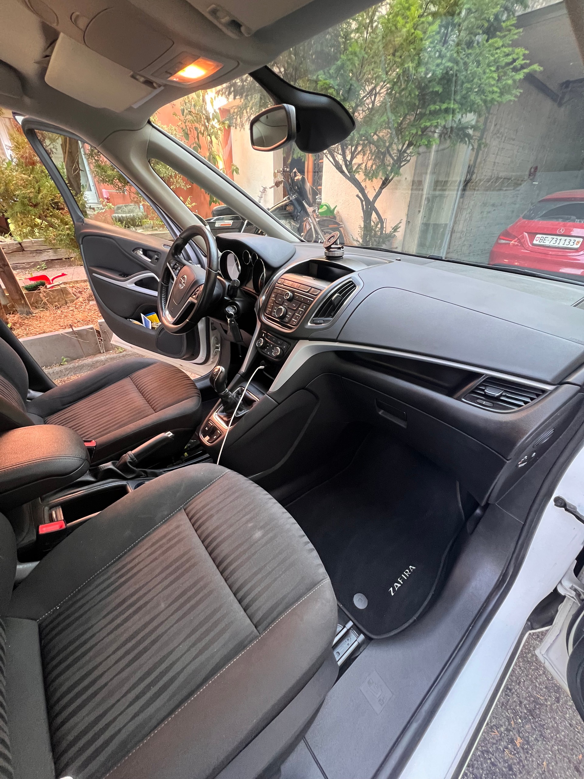 OPEL Zafira Tourer 1.6i 16V CNG Turbo Cosmo-image-12