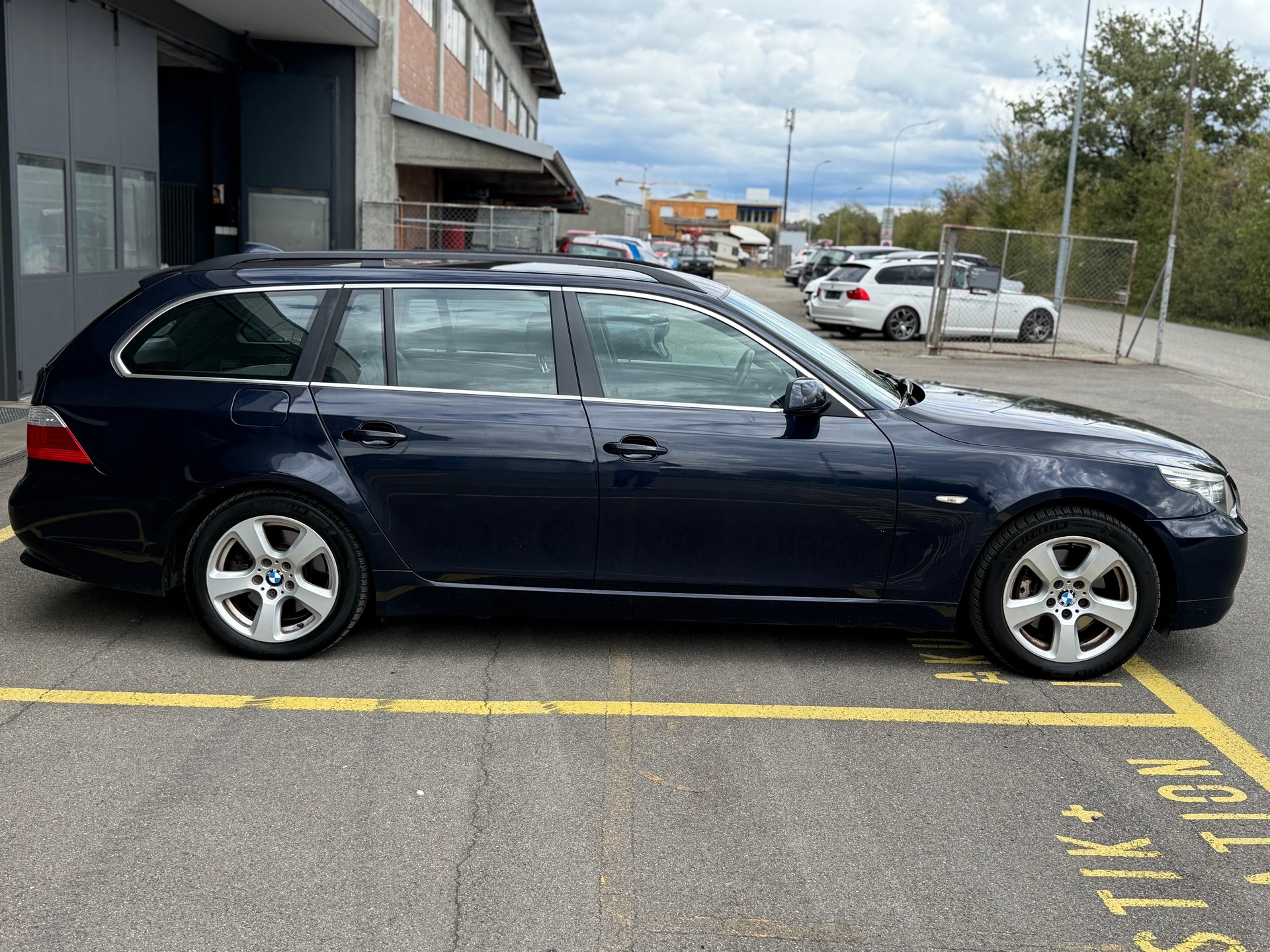 BMW 530xd Touring-image-4