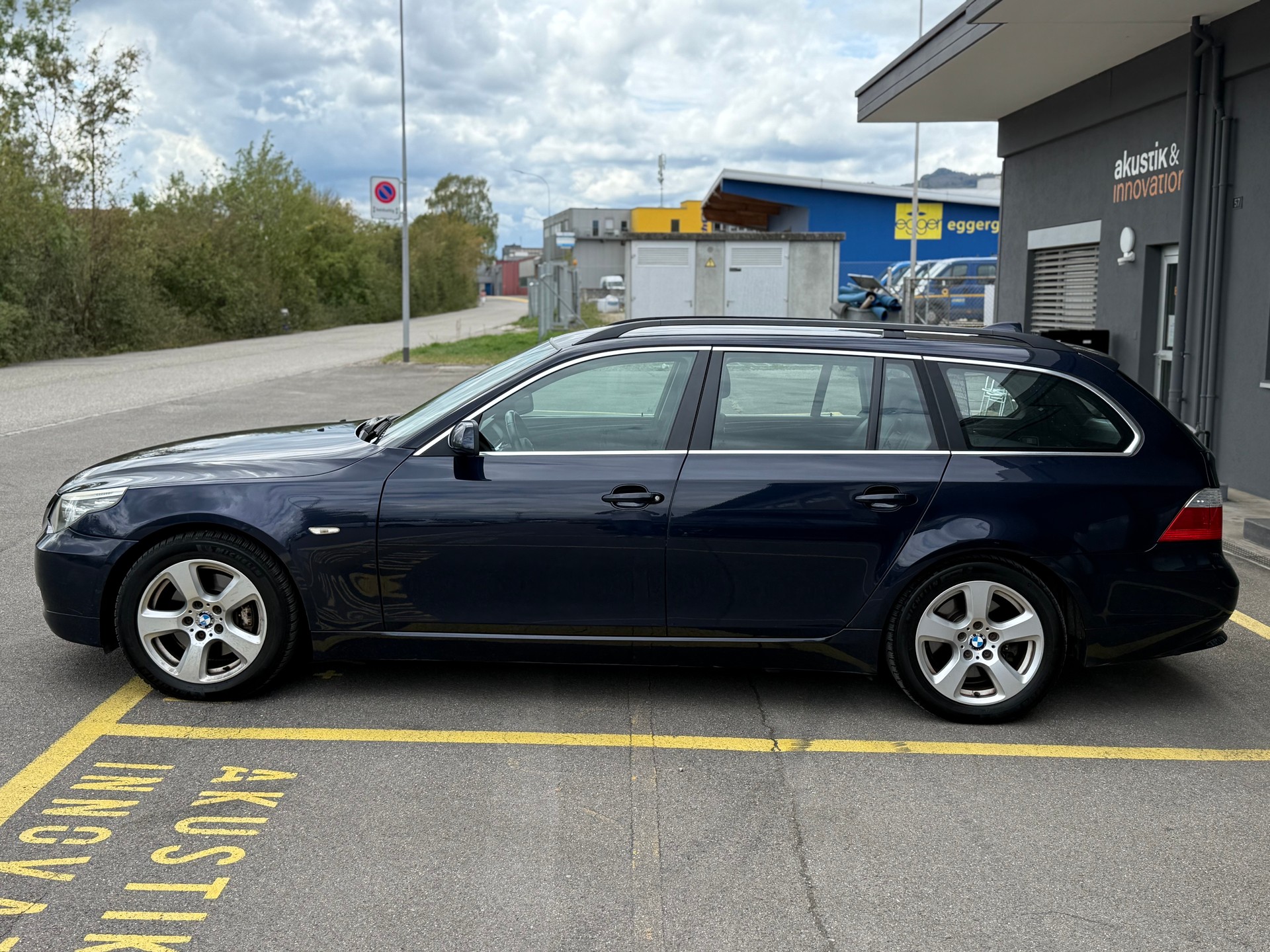 BMW 530xd Touring-image-3