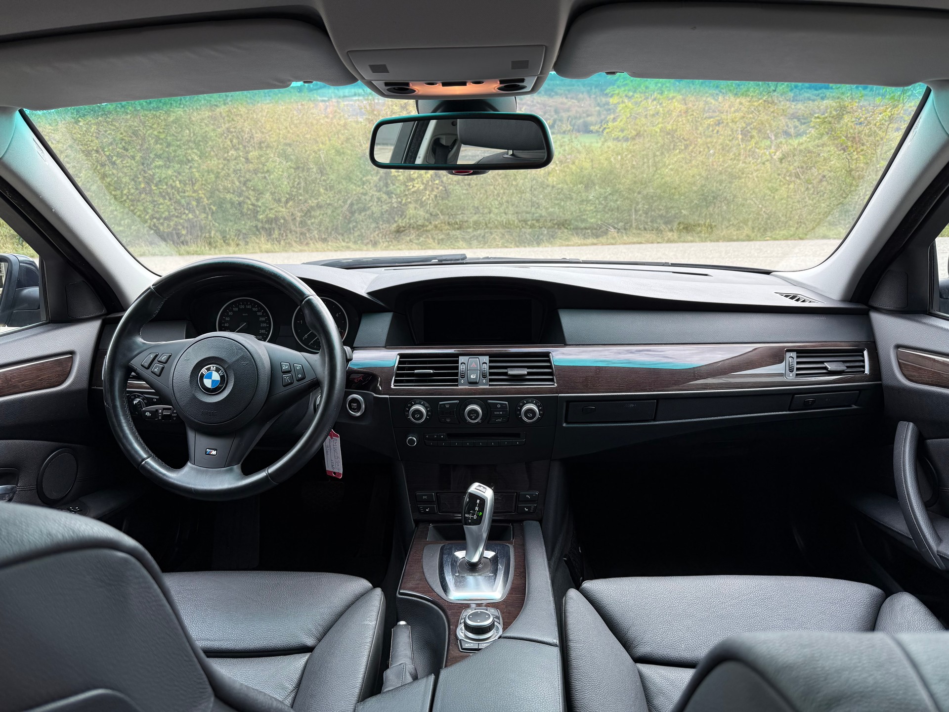 BMW 530xd Touring-image-10
