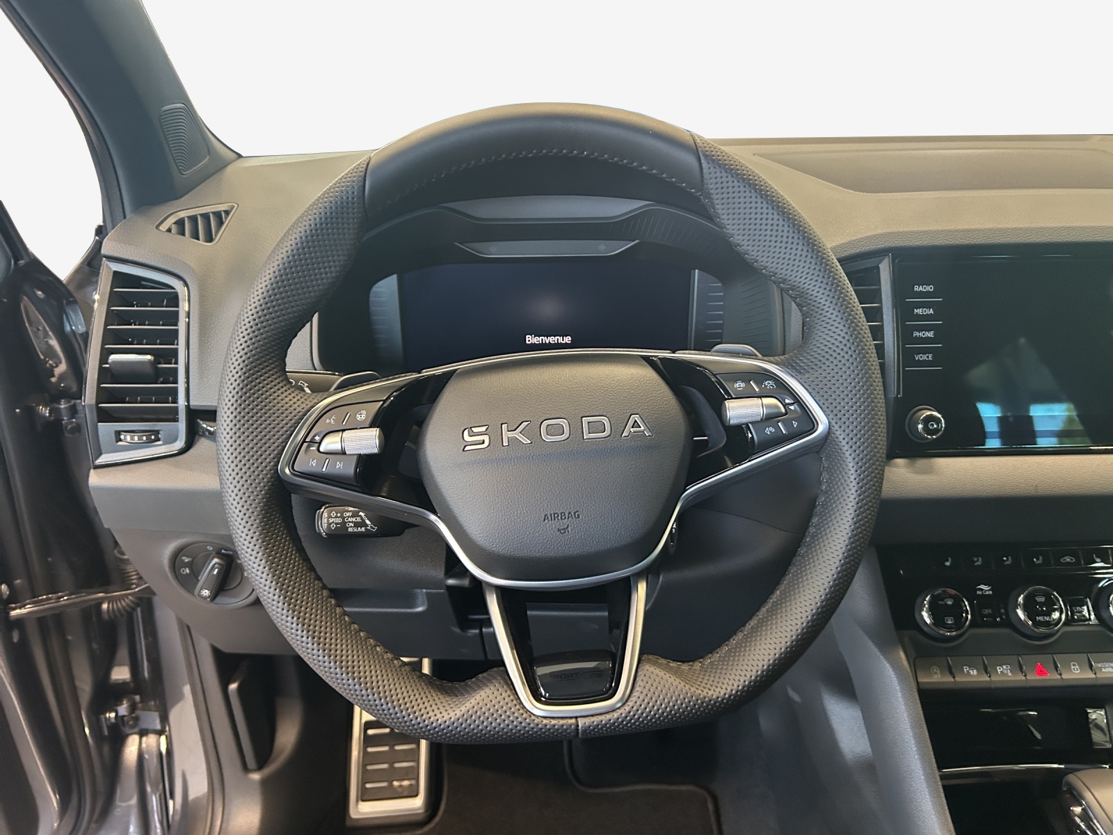 SKODA Karoq 2.0 TSI SportLine 4x4 DSG-image-9
