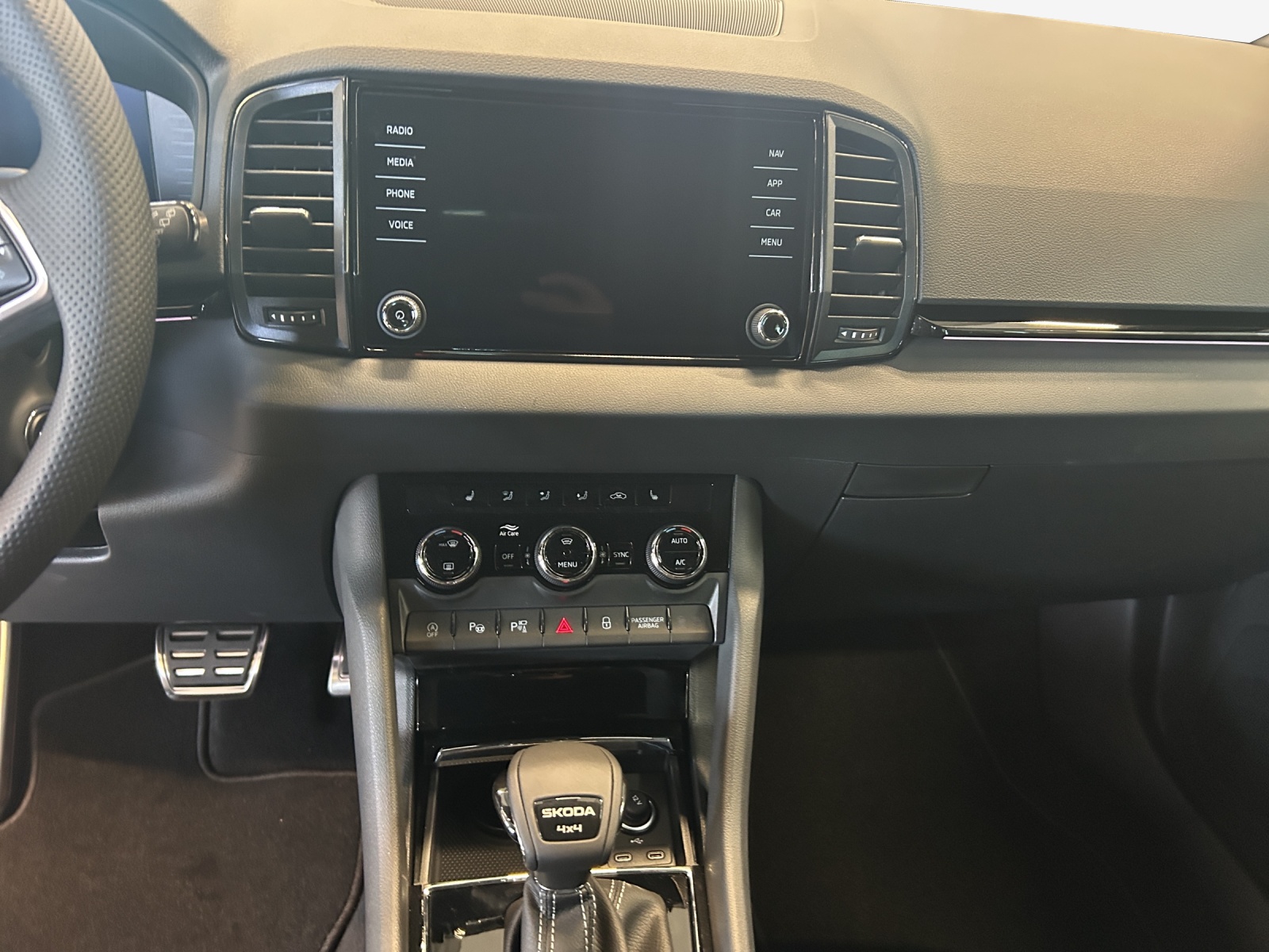 SKODA Karoq 2.0 TSI SportLine 4x4 DSG-image-10