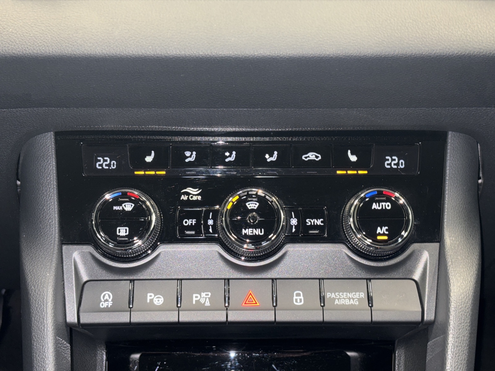 SKODA Karoq 2.0 TDI Style 4x4 DSG-image-18