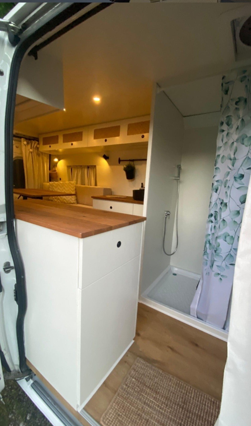 PEUGEOT Boxer 2.2 HDI Camper-image-9