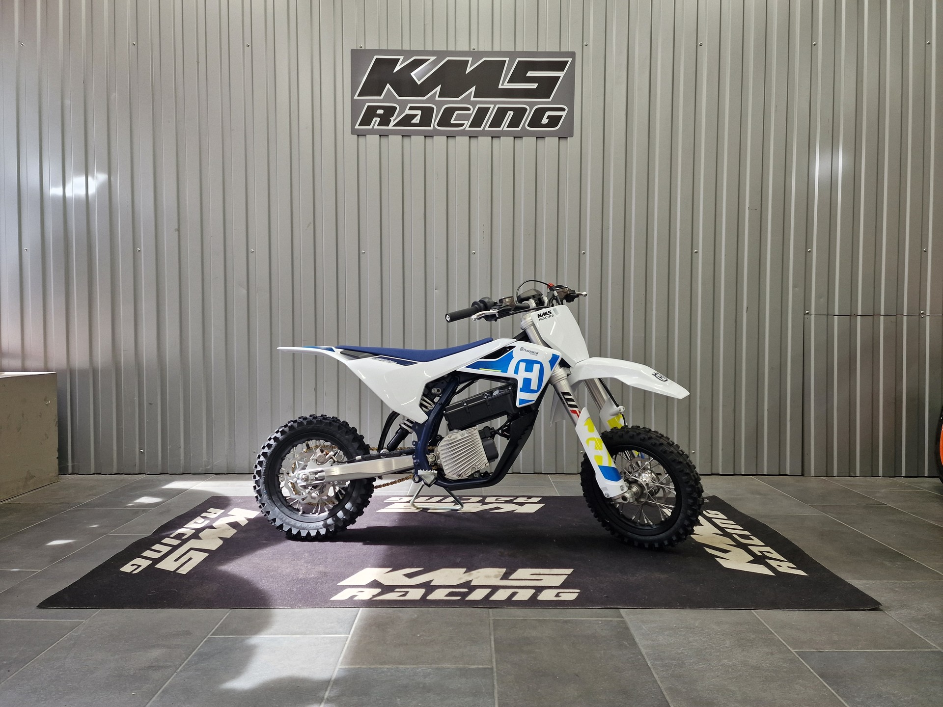 HUSQVARNA EE 3