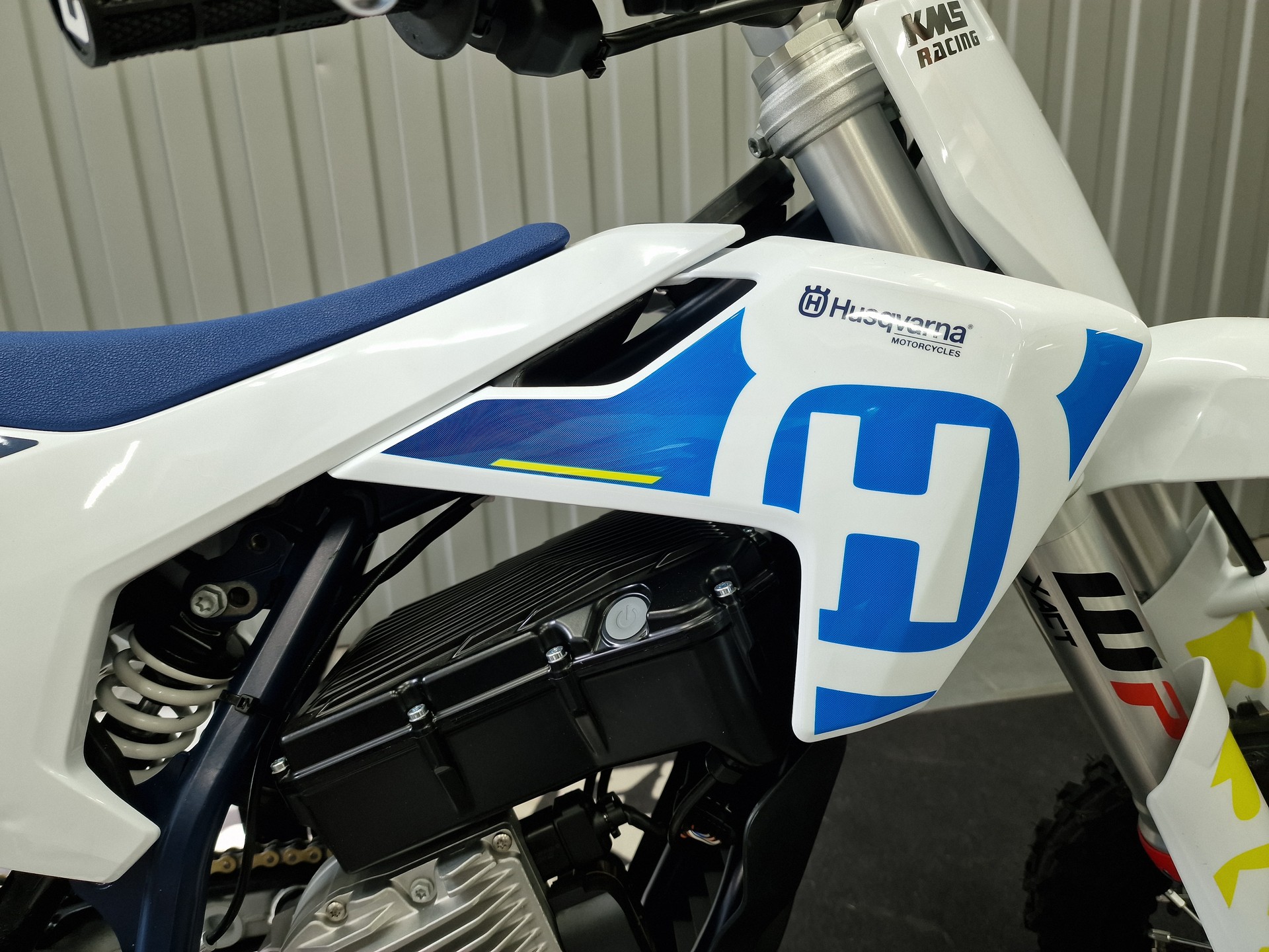 HUSQVARNA EE 3-showroom-element-3