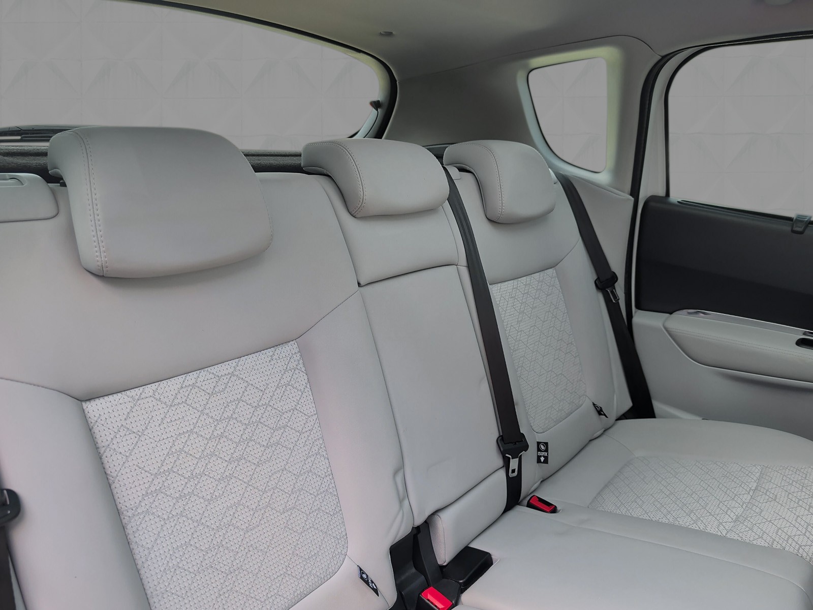 PEUGEOT 3008 1.6 HDI Business-image-11